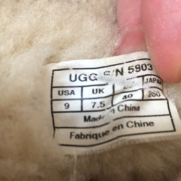 Womens UGG Boots Size 9, Excellent Condition - Picture 3 of 5